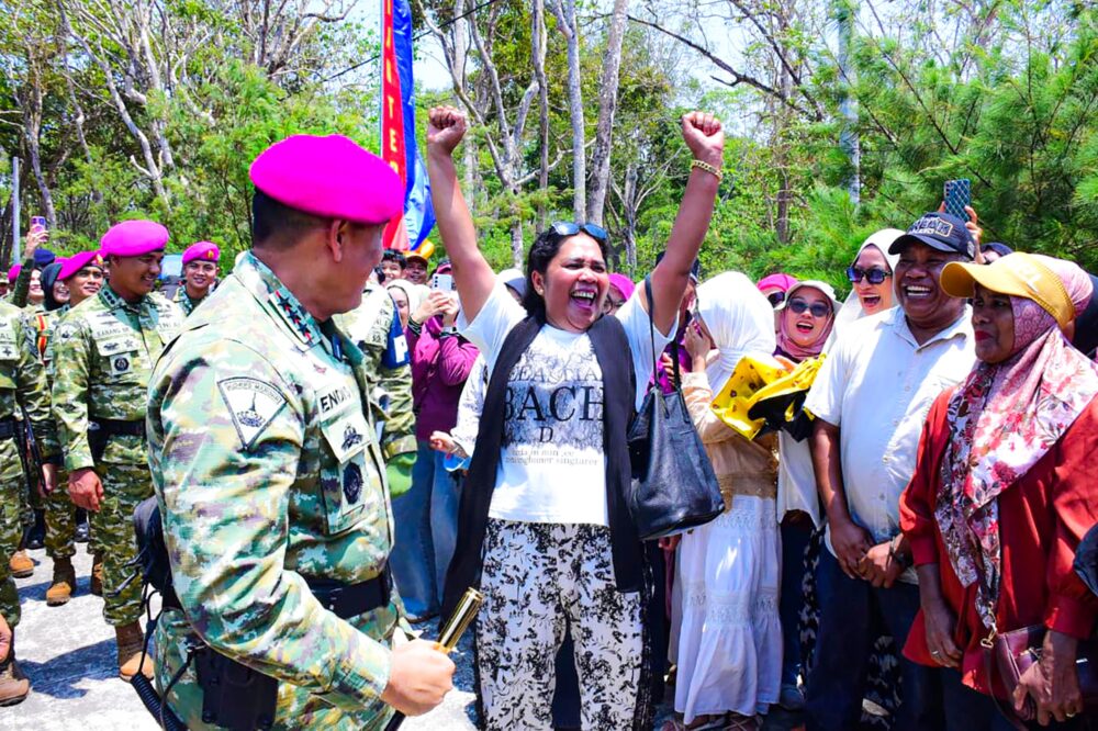 Momen Haru Pembaretan Marinir, Orang Tua Prajurit ‘Kompak Yel-Yel’