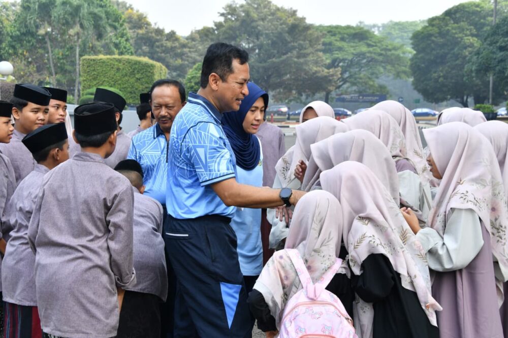Sambut HUT ke-70 PIA Ardhya Garini, TNI AU Gelar Bazar Murah