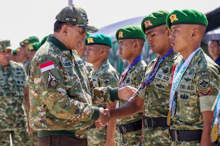 Menhan Sjafrie Kunjungi Yonif TP 876/Palatana, Tekankan Peran Prajurit