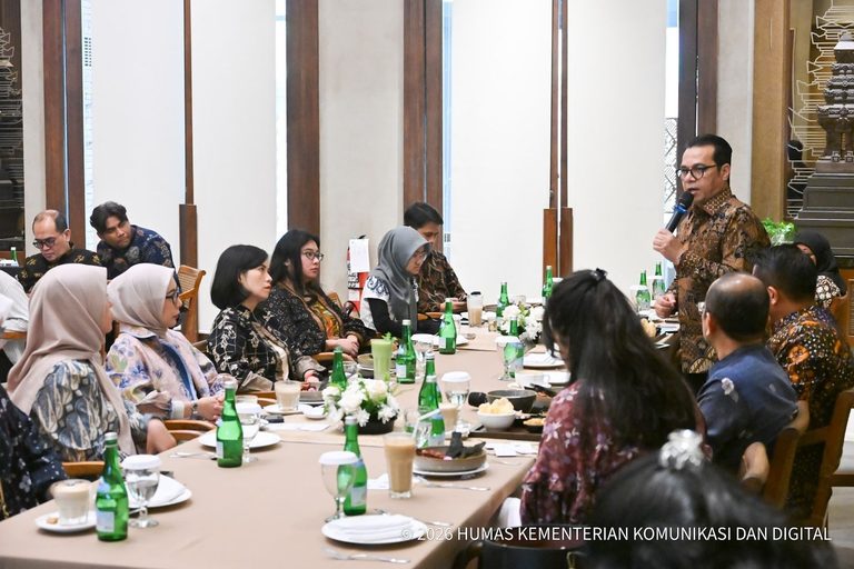 Wamen Nezar Patria Tekankan KYA, Perusahaan Tak Cukup Kenali Pelanggan