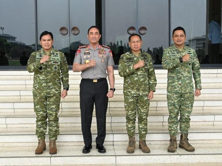 Panglima TNI Agus Subiyanto Terima Kapolri Suyudi, KASAL Turut Hadir