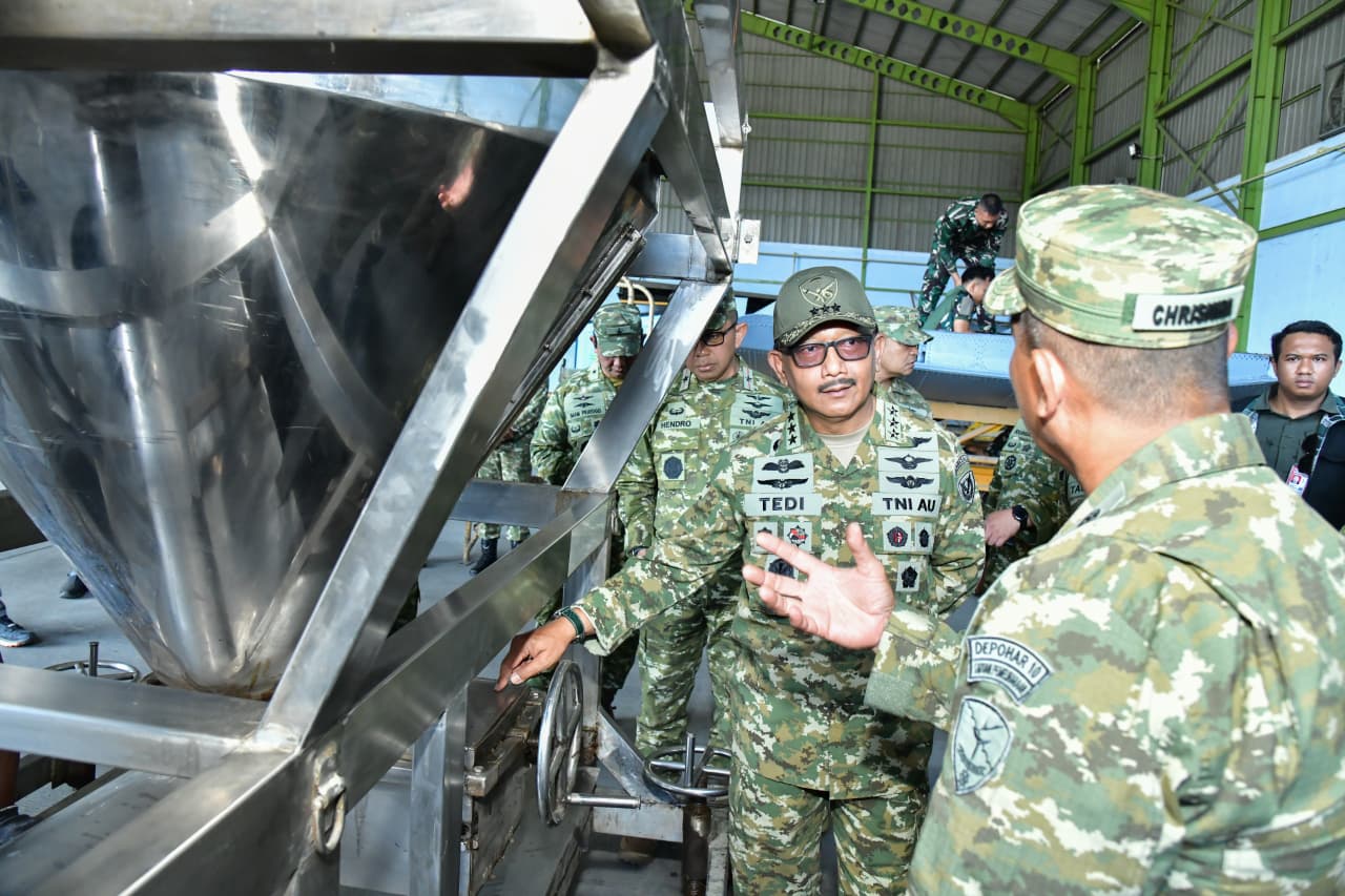 Wakasau Tinjau Kesiapan OMC C-130 Hercules dan CN-295 untuk Atasi Karhutla