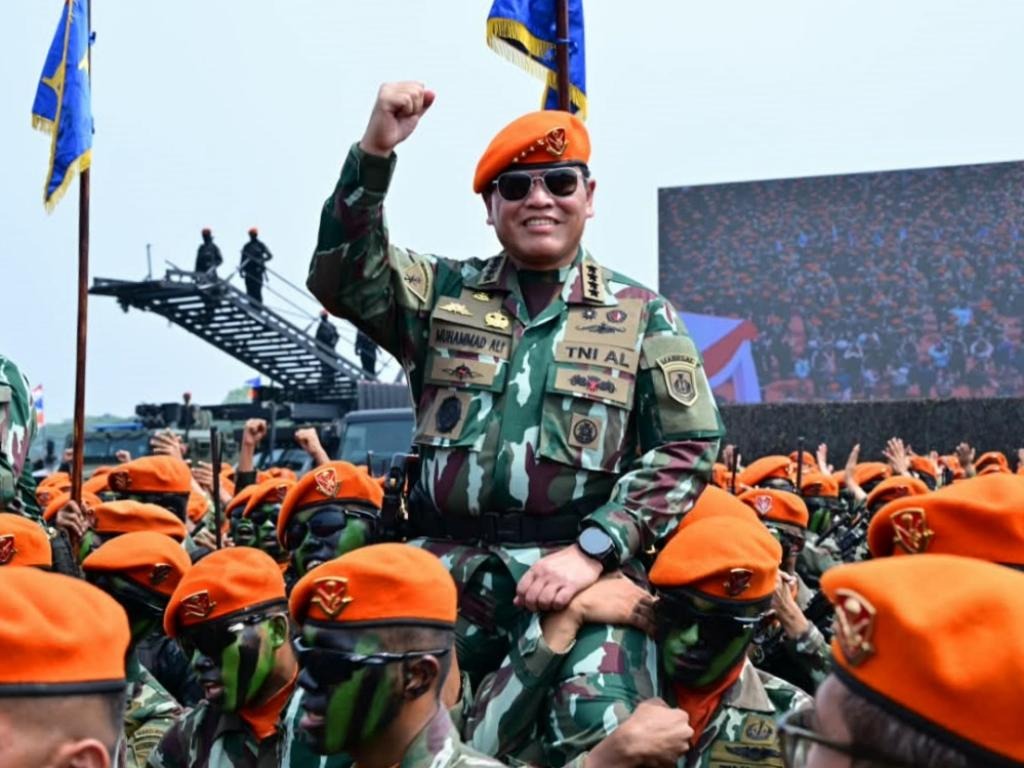 KASAL Muhammad Ali Diangkat Jadi Warga Kehormatan Korpasgat TNI AU