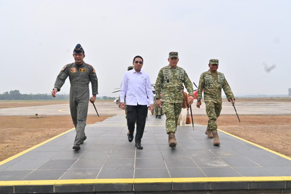 Wamenkes Tinjau Ambulans Udara TNI AU, Helikopter EC-120B Disiapkan untuk Misi Medis