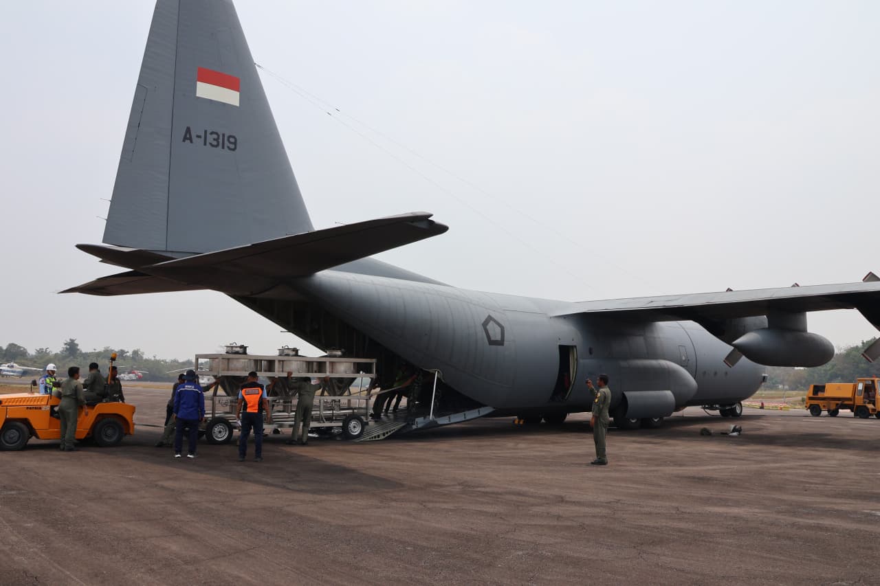 Operasi Modifikasi Cuaca TNI AU, 42 Ton Garam Disemai di Langit Palembang